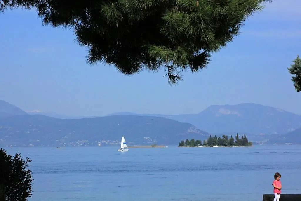Relax On Lake Of Garda Raffa Apartament